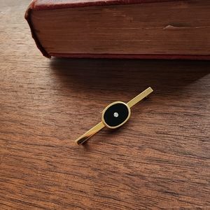 Trifari gold tone vintage pin